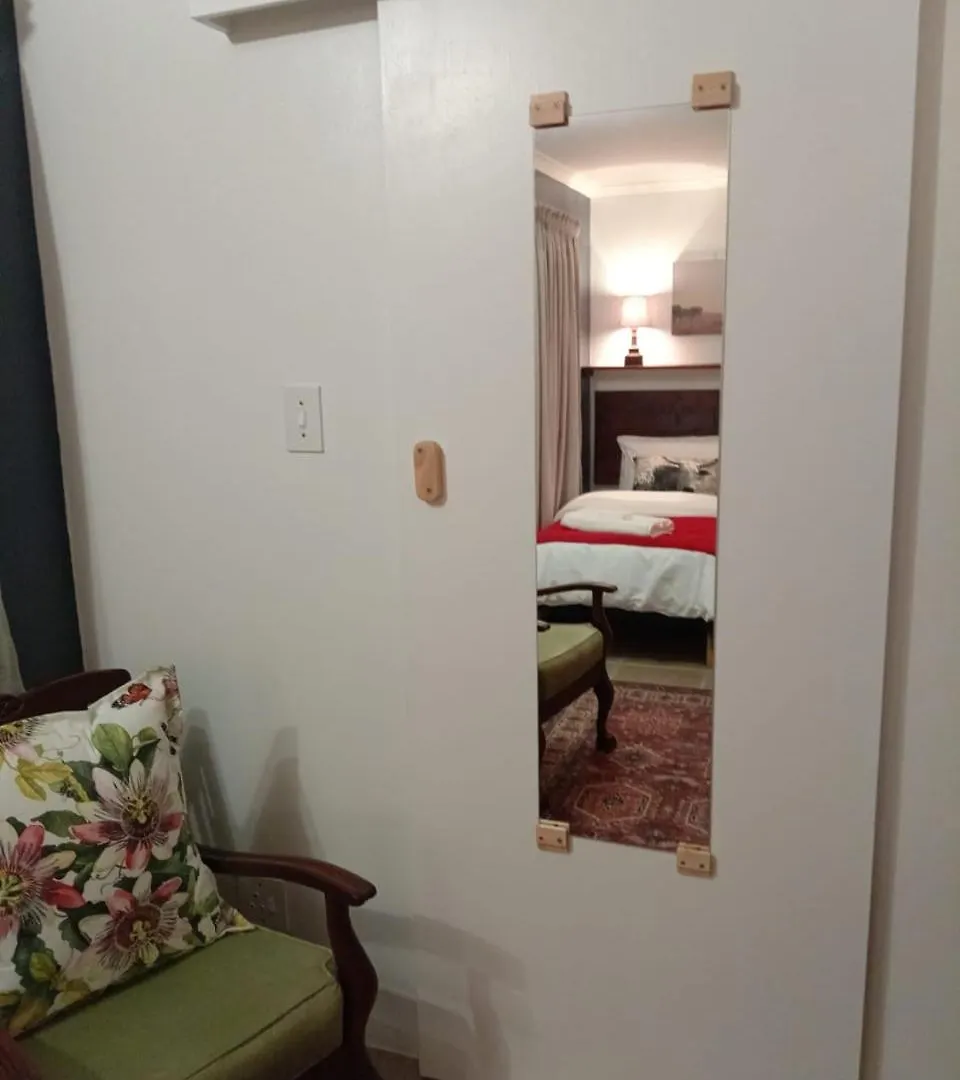 Hibiscus Guest Room Strand